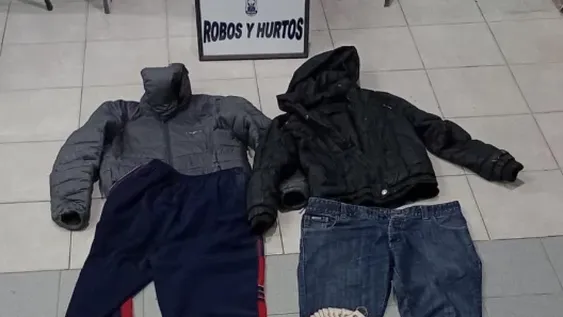 Dos detenidos y secuestro de dinero, ropa y celulares por el asalto a la empresaria