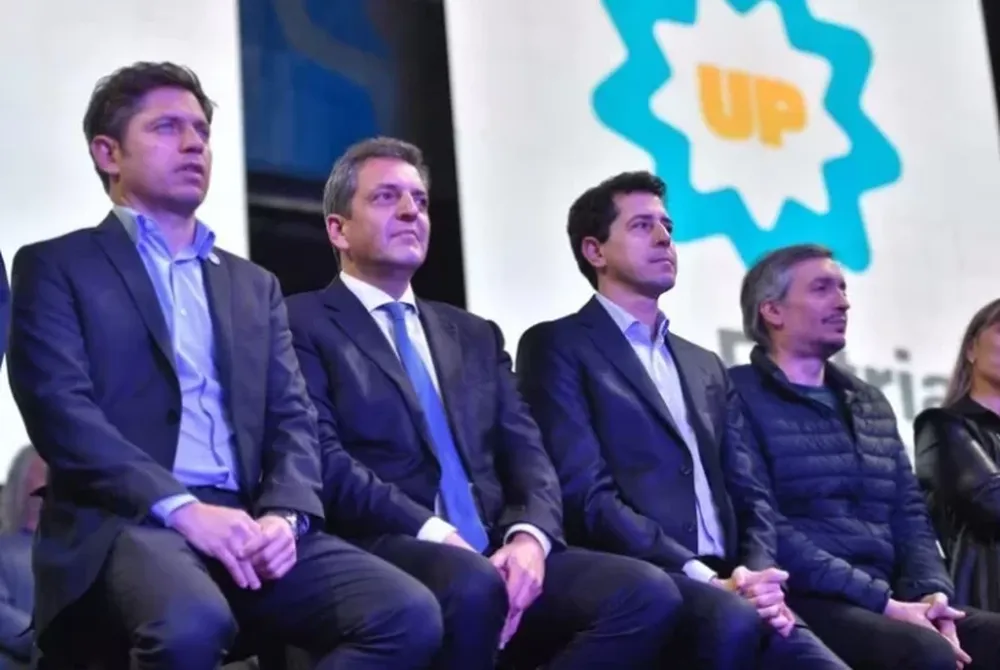 Sergio Massa, Máximo Kirchner y Wado de Pedro empezaron la campaña hacia las PASO