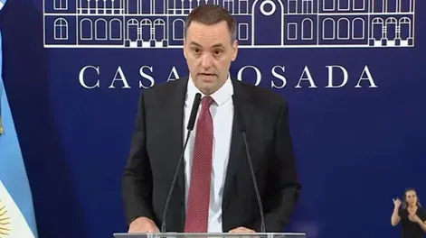 Hoy el Gobierno dará a conocer su política social: ayudas a pobres y sanciones a los que corten calles