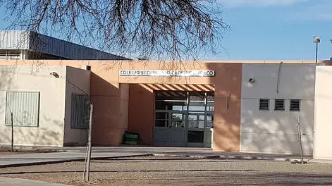 Colegio Cacique de Angaco.-