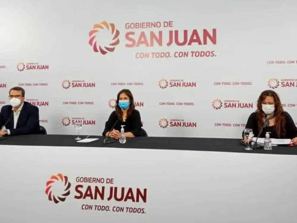Piden denunciar reuniones sociales e incumplimiento de protocolos en restoranes
