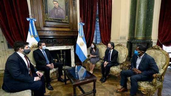 Massa al FMI: “No puede pedir al que quiere pagar lo que no le exigieron al que pidió la plata”