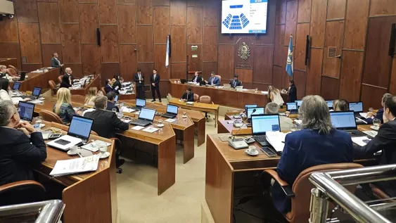 Sin los votos del peronismo “duro”, aprobaron el Presupuesto 2026 de San Juan 