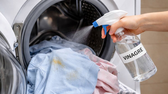 ¿Cómo usar vinagre en el lavarropas? La guía definitiva de dosis según cada tarea.