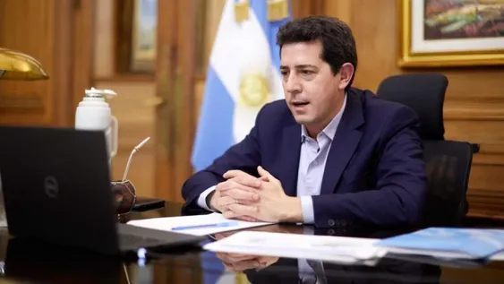 Antes de su llegada a San Juan, Wado de Pedro dijo que puede haber una “Cepa Buenos Aires”