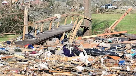 Feroz temporal en los Estados Unidos: ya son 39 los muertos por los tornados e incendios