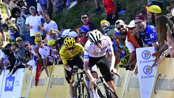 Pogacar le acortó distancia a Vingegaard en un brutal sprint