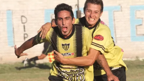 Atenas Pocito se puso a tiro con una goleada