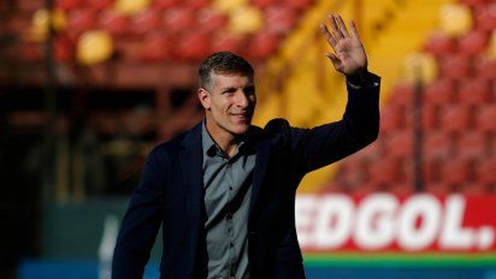 Martín Palermo reemplazará a Fernando Gago en Aldosivi