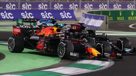 Hamilton dejó el torneo al rojo vivo