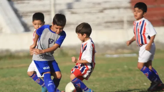 La acción sigue al compás de los chicos