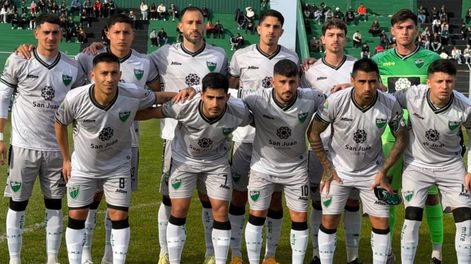 Momento. En San Martín se enrereció el ambiente con la reacción de la hinchada por la última derrota.
