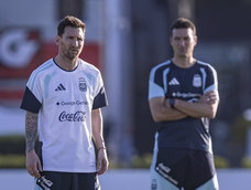 Lionel Scaloni, Lionel Messi durante el entrenamiento de la Seleccion de futbol Argentina previo al amistoso frente a Zambia. Lionel Scaloni, Lionel Messi durante el entrenamiento de la Seleccion de futbol Argentina previo al amistoso frente a Zambia.