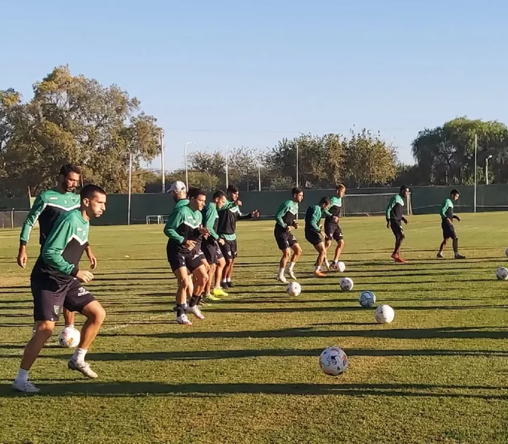 San Martín viaja sin definiciones