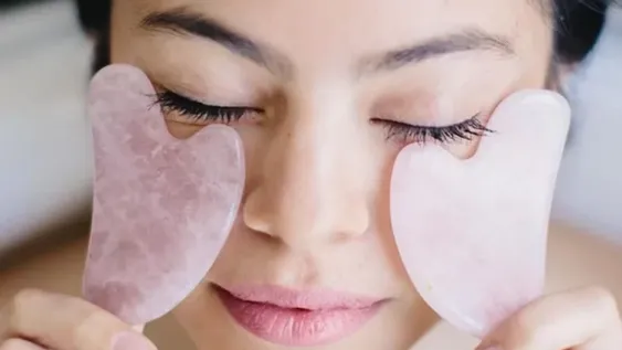 Gua Sha: el tratamiento de belleza que da luminosidad a la piel y previene arrugas