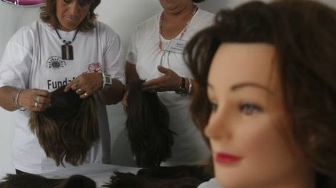 Pelucas gratuitas, no sólo para gente con cáncer