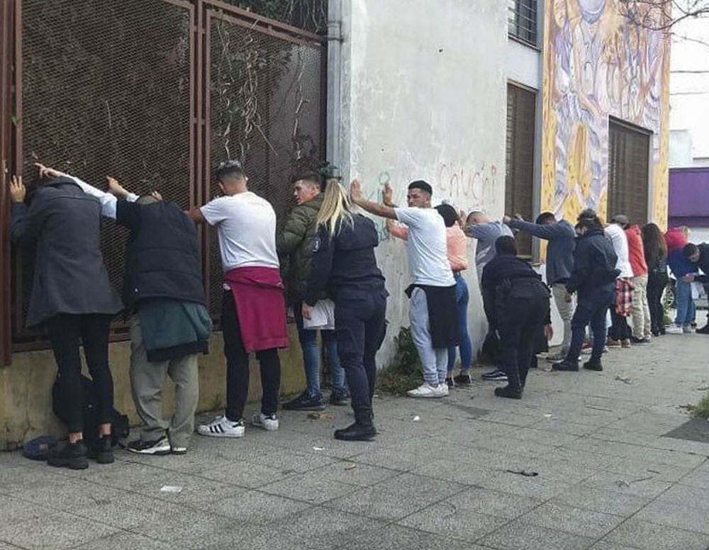 Buscan votos por la ley pandemia