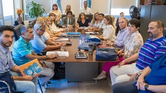 SIN ACUERDOS. Hasta el momento no hay un acuerdo de paritaria con conformidad de los sindicatos, aunque Gobierno sí aplicó una suba salarial.