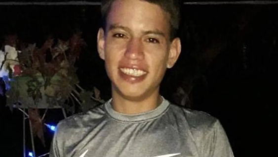 un joven fue asesinado de una punalada en el pecho durante un festejo por el dia del trabajador