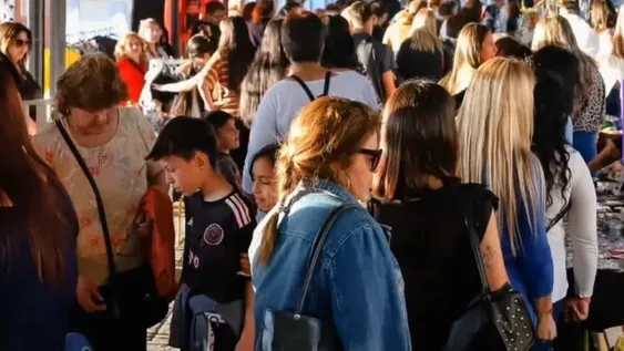 Plaza y Arte, el circuito de artesanos y emprendedores en la Estación San Martín