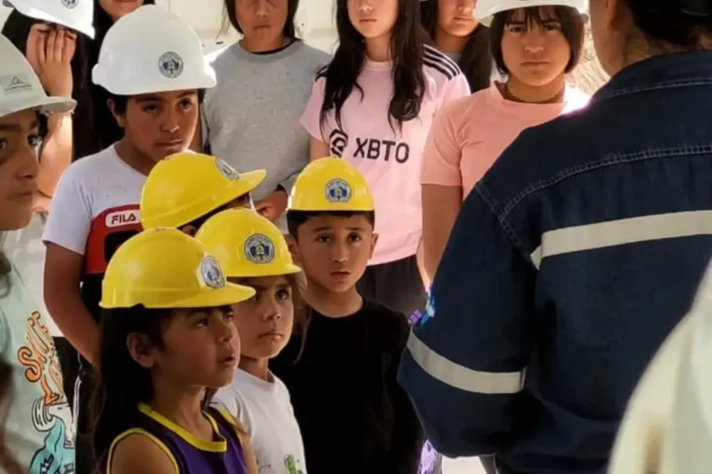 La obra de ampliación y modernización de la Escuela Albergue Casa del Niño, avanza en tiempo y forma.