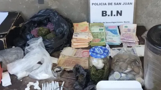 ¿Una mujer vendía drogas?