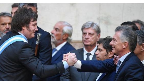 SE NECESITAN. La alianza con Macri es clave para Milei en el Congreso.