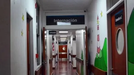 Una joven discutió con su hermana, le tiró un cuchillo y se lo clavó en la cabeza a su sobrino de un año