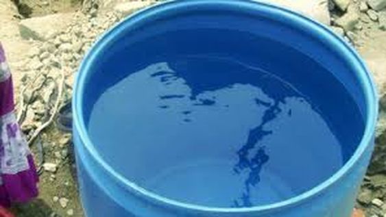 Un bebé de 11 meses se salvó de lo peor luego de caer a un tacho con agua