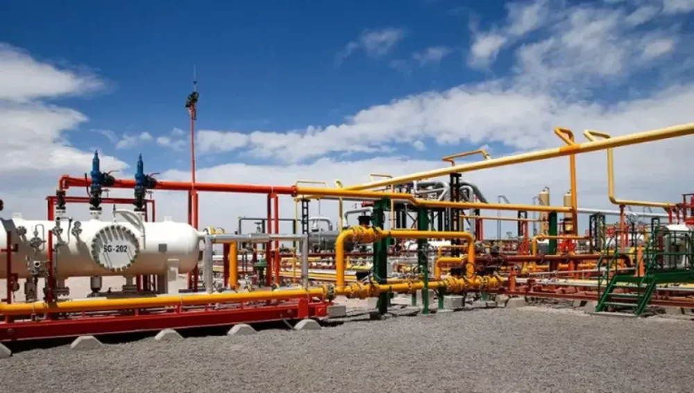 LAS GENERADORAS ELÉCTRICAS BRASILEÑAS están ajustando sus propuestas para la licitación del 27 de junio, impulsada por el Ministerio de Minas y Energía. La subasta busca garantizar un suministro eléctrico estable mediante nuevas centrales térmicas, con un especial enfoque en el gas natural. 