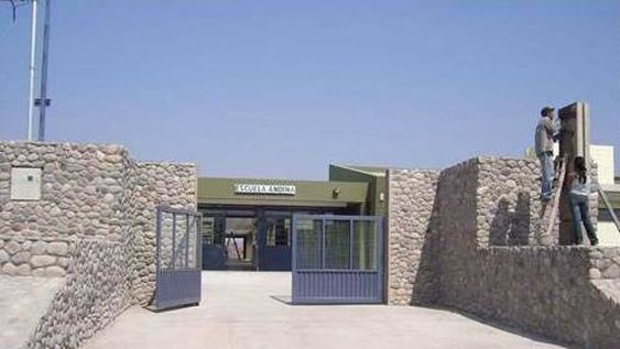 Ni la custodia puede frenar los robos en una escuela: entraron y se llevaron hasta peluches