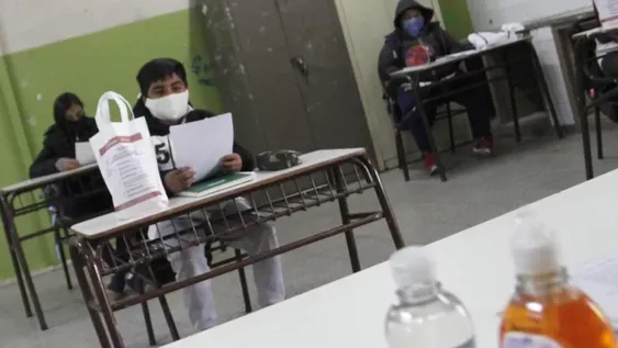 Uñac sobre el regreso a las aulas: “Lo razonable es dejar pasar el año y ver el año que viene”