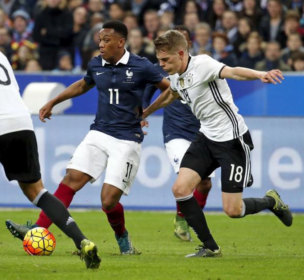 Francia jugará pese al atentado