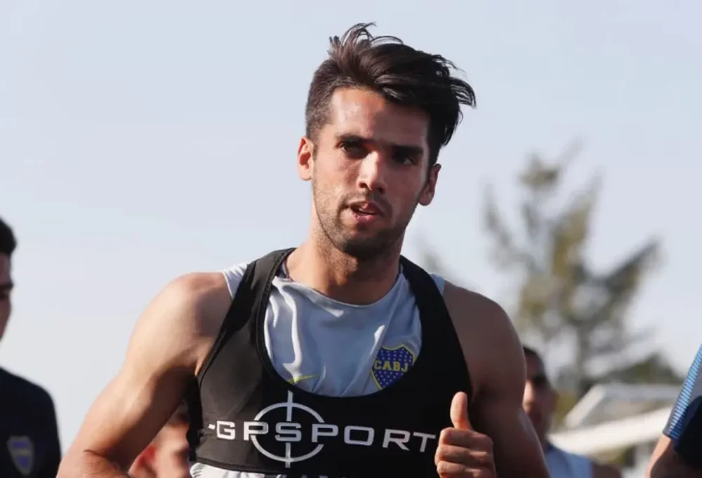 Alfaro paró el equipo para enfrentar a Unión con Emmanuel Mas y dos juveniles