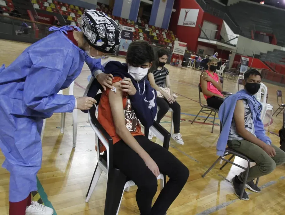 Todos los internados con covid en la provincia tienen el esquema de vacunación incompleto