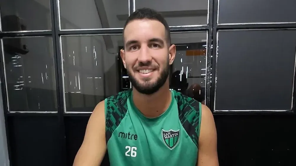 Un defensor uruguayo es el 18º refuerzo de San Martín