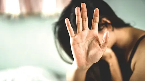 Hostigó a su ex y le lastimó el ojo con un cuchillo: “Put… te voy a matar”