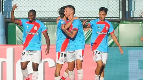 Arsenal consiguió su primer triunfo en Sarandí y sumó para la permanencia