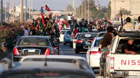 Libia: se cierra el cerco sobre Khadafi, que llamó a resistir “hasta el final” el avance de los rebeldes
