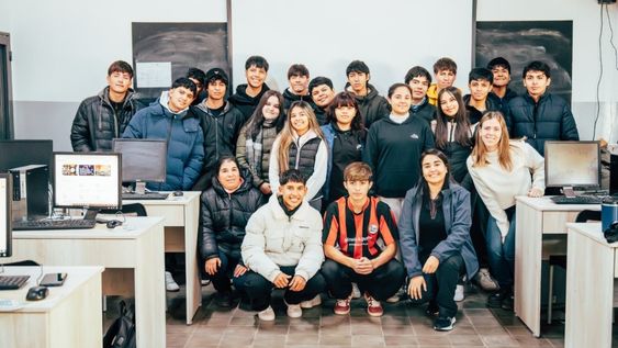 Los Azules impulsó capacitaciones en Inteligencia Artificial para la comunidad de Calingasta
