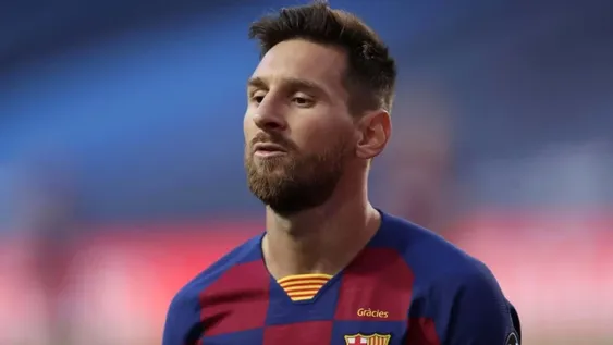 Dicen que Lionel Messi está “más afuera que adentro” de Barcelona