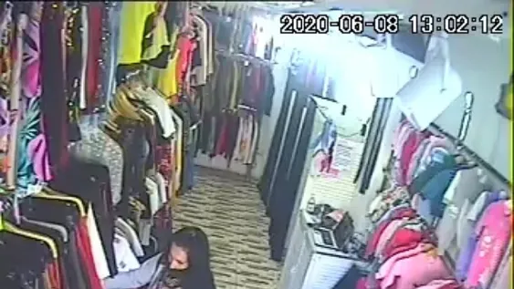 VIDEO: así robó una mechera en una tienda de Avenida Libertador