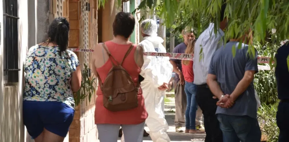Chateaba con su mamá y no recibió más respuesta: la habían matado a puñaladas