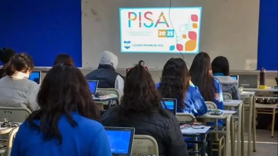 Los resultados de las Pruebas PISA 2025 fueron analizados en San Juan.