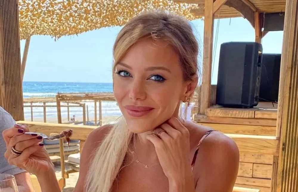 Evangelina Anderson metió topless y los fans que hicieron zoom vieron lo inimaginable