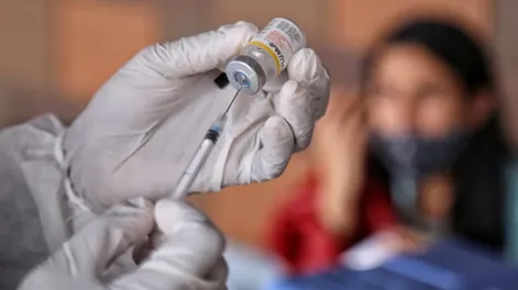 Cuáles son las vacunas contra el coronavirus cuya protección dura tres veces más que otras