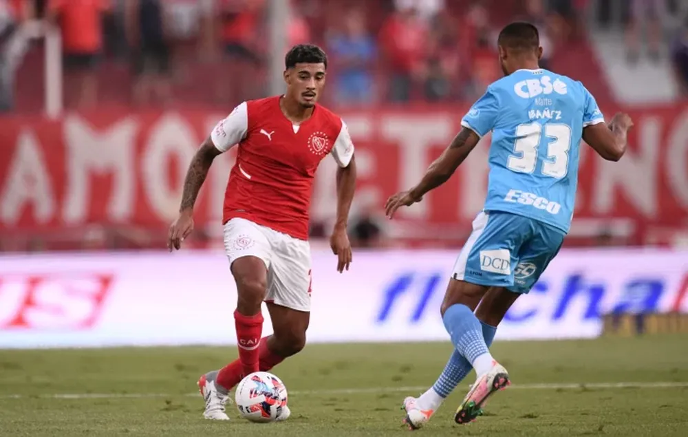 Independiente enderezó el rumbo con una ajustada victoria sobre Arsenal
