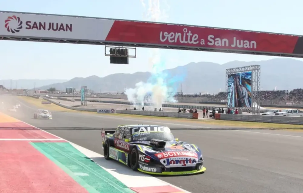 Santero fue descalificado y Castellano se quedó con el Desafío de las Estrellas