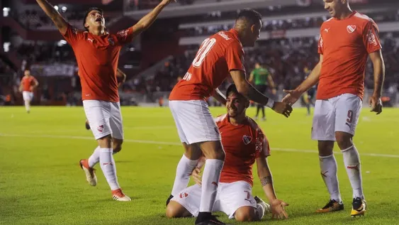 Independiente superó a Boca y le puso dramatismo al torneo a falta de 4 fechas