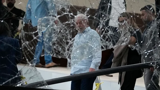 La Justicia apartó al gobernador de Brasilia y ordenó desmantelar los “campamentos bolsonaristas”